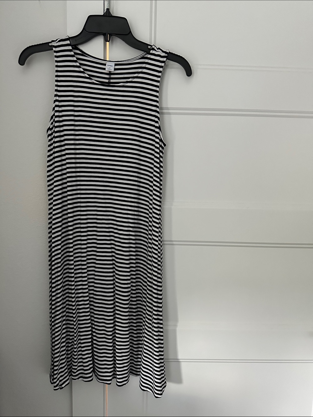 Old Navy Sleeveless Black and White Striped Midi Dress